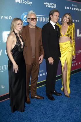 Jennifer Holland, James Gunn, Peter Safran und Natalia Safran bei der Weltpremiere des Kinofilms Supergirl an der Brooklyn Academy of Music. New York, 22.06.2026