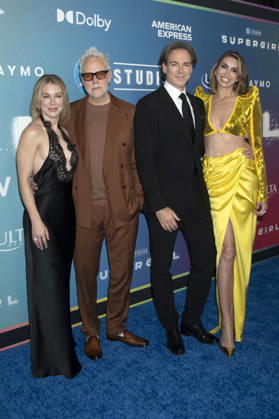 Jennifer Holland, James Gunn, Peter Safran und Natalia Safran bei der Weltpremiere des Kinofilms Supergirl an der Brooklyn Academy of Music. New York, 22.06.2026