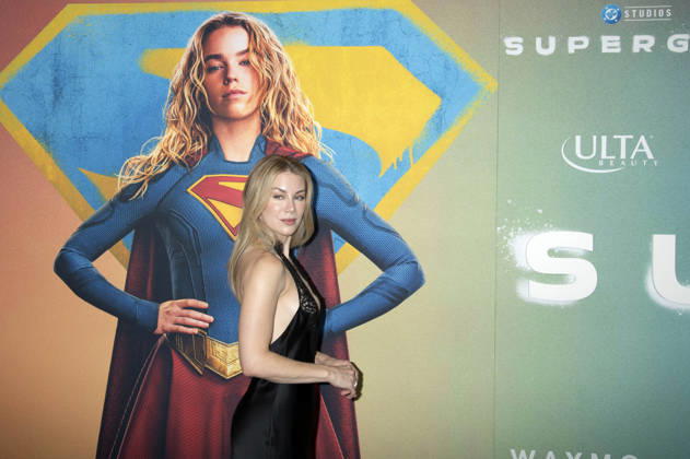 Jennifer Holland bei der Weltpremiere des Kinofilms Supergirl an der Brooklyn Academy of Music. New York, 22.06.2026
