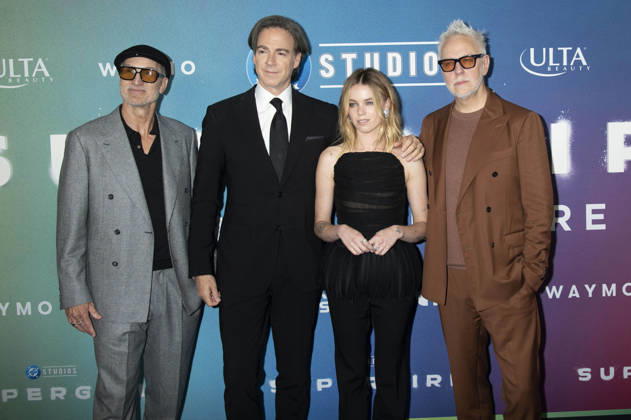 Craig Gillespie, Peter Safran, Milly Alcock und James Gunn bei der Weltpremiere des Kinofilms Supergirl an der Brooklyn Academy of Music. New York, 22.06.2026