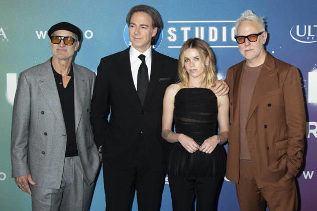 Craig Gillespie, Peter Safran, Milly Alcock und James Gunn bei der Weltpremiere des Kinofilms Supergirl an der Brooklyn Academy of Music. New York, 22.06.2026