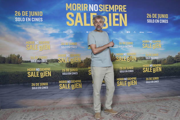 June 23, 2026, Madrid, Madrid, Spain: Spanish actor PAU DURA poses for the media during the photocall for the presentation of the movie Morir no siempre sale bien held at Leclab Madrid. Directed by Claudia Pinto the black comedy film tells the story of two families from different social backgrounds forced to interact after the kidnapping of a corpse. The cinematic project explores social differences through irony and empathy offering a critical portrait of modern society. Madrid Spain  - ZUMAo127 20260623_zep_o127_026 Copyright: xHugoxOrtunox