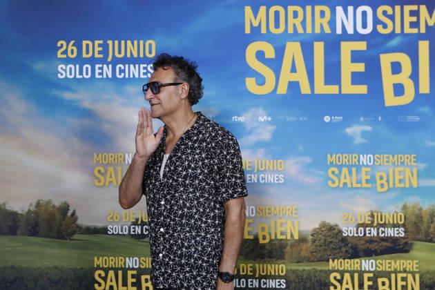 June 23, 2026, Madrid, Madrid, Spain: Spanish actor JUAN CARLOS VELLIDO poses for the media during the photocall for the presentation of the movie Morir no siempre sale bien held at Leclab Madrid. Directed by Claudia Pinto the black comedy film tells the story of two families from different social backgrounds forced to interact after the kidnapping of a corpse. The cinematic project explores social differences through irony and empathy offering a critical portrait of modern society. Madrid Spain - ZUMAo127 20260623_zep_o127_042 Copyright: xHugoxOrtunox
