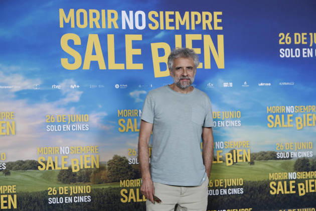June 23, 2026, Madrid, Madrid, Spain: Spanish actor PAU DURA poses for the media during the photocall for the presentation of the movie Morir no siempre sale bien held at Leclab Madrid. Directed by Claudia Pinto the black comedy film tells the story of two families from different social backgrounds forced to interact after the kidnapping of a corpse. The cinematic project explores social differences through irony and empathy offering a critical portrait of modern society. Madrid Spain - ZUMAo127 20260623_zep_o127_017 Copyright: xHugoxOrtunox