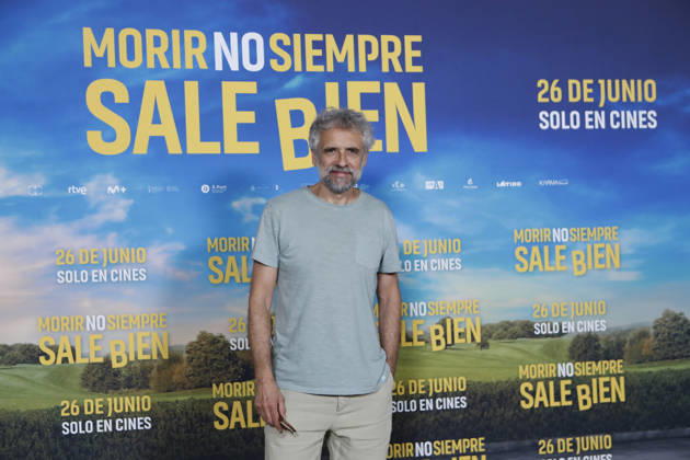 June 23, 2026, Madrid, Madrid, Spain: Spanish actor PAU DURA poses for the media during the photocall for the presentation of the movie Morir no siempre sale bien held at Leclab Madrid. Directed by Claudia Pinto the black comedy film tells the story of two families from different social backgrounds forced to interact after the kidnapping of a corpse. The cinematic project explores social differences through irony and empathy offering a critical portrait of modern society. Madrid Spain  - ZUMAo127 20260623_zep_o127_021 Copyright: xHugoxOrtunox