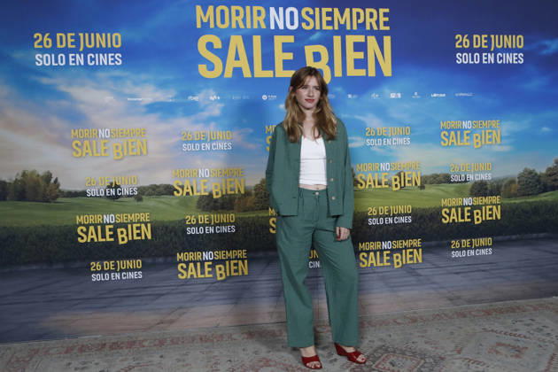 June 23, 2026, Madrid, Madrid, Spain: Spanish actress PAULA MUNOZ poses for the media during the photocall for the presentation of the movie Morir no siempre sale bien held at Leclab Madrid. Directed by Claudia Pinto the black comedy film tells the story of two families from different social backgrounds forced to interact after the kidnapping of a corpse. The cinematic project explores social differences through irony and empathy offering a critical portrait of modern society. Madrid Spain  - ZUMAo127 20260623_zep_o127_082 Copyright: xHugoxOrtunox