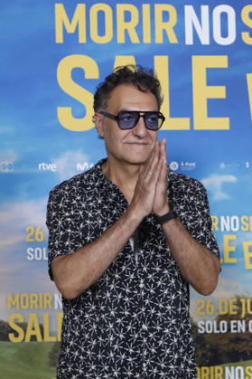 June 23, 2026, Madrid, Madrid, Spain: Spanish actor JUAN CARLOS VELLIDO poses for the media during the photocall for the presentation of the movie Morir no siempre sale bien held at Leclab Madrid. Directed by Claudia Pinto the black comedy film tells the story of two families from different social backgrounds forced to interact after the kidnapping of a corpse. The cinematic project explores social differences through irony and empathy offering a critical portrait of modern society. Madrid Spain  - ZUMAo127 20260623_zep_o127_053 Copyright: xHugoxOrtunox