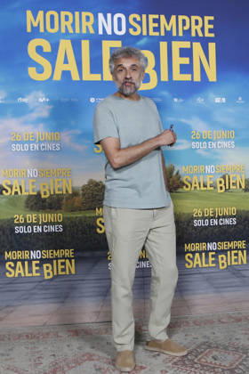 June 23, 2026, Madrid, Madrid, Spain: Spanish actor PAU DURA poses for the media during the photocall for the presentation of the movie Morir no siempre sale bien held at Leclab Madrid. Directed by Claudia Pinto the black comedy film tells the story of two families from different social backgrounds forced to interact after the kidnapping of a corpse. The cinematic project explores social differences through irony and empathy offering a critical portrait of modern society. Madrid Spain - ZUMAo127 20260623_zep_o127_033 Copyright: xHugoxOrtunox