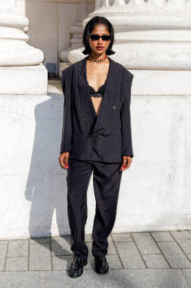 Urmila Pabale arrives at the second Saint Laurent Ready-to-Wear Mens Spring Summer 2027 fashion show during Paris Fashion Week at the Bourse de Commerce Pinault Collection in Paris, France, on June 23, 2026. Olivier Borde, Bestimage. Celebrities await the Saint Laurent Men’s Spring Summer 2027 show as part of Paris Fashion Week on June 23, 2026, in Paris, France. Paris, France,detected_source_language  Copyright: xOLIVIERxBORDEx xBESTIMAGExOLIVIERxBORDEx xBESTIMAGEx