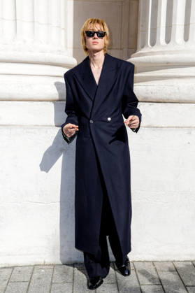 Martin Edwards at the end of the second Saint Laurent Ready-to-Wear Men’s Spring Summer 2027 fashion show during Paris Fashion Week at the Bourse de Commerce Pinault Collection in Paris, France, on June 23, 2026. Olivier Borde, Bestimage. Celebrities await the Saint Laurent Men’s Spring Summer 2027 show as part of Paris Fashion Week on June 23, 2026, in Paris, France. Paris, France,detected_source_language  Copyright: xOLIVIERxBORDEx xBESTIMAGExOLIVIERxBORDEx xBESTIMAGEx