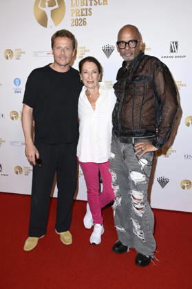 Roman Knizka, Daniela Ziegler und Pierre Sanoussi-Bliss bei der 68. Verleihung vom Ernst-Lubitsch-Preis 2026 im Kino Babylon. Berlin, 23.06.2026