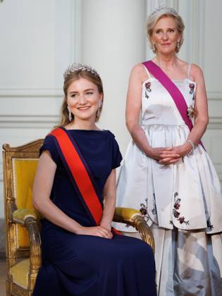 Crown Princess Elisabeth and Princess Astrid of Belgium pictured prior to the state banquet at the Castle of Laeken - Laken, Brussels, during the official state visit of the Japanese Emperor and Empress to Belgium on Tuesday 23 June 2026. The Emperor and Empress of Japan visit Belgium from June 20-25.  BENOITxDOPPAGNE 179018806