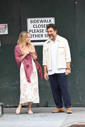Kate Hudson and Javier Bardem spotted filming Amazon MGM Studios romantic comedy Hello & Paris in New York City Featuring: Kate Hudson, Javier Bardem Where: New York City, New York, United States When: 23 Jun 2026 Credit: Elder Ordonez INSTARimages EDITORIAL USE ONLY. NOT FOR USE BY NEWSPAPERS BASED IN THE UK. Copyright: xx instar55797375