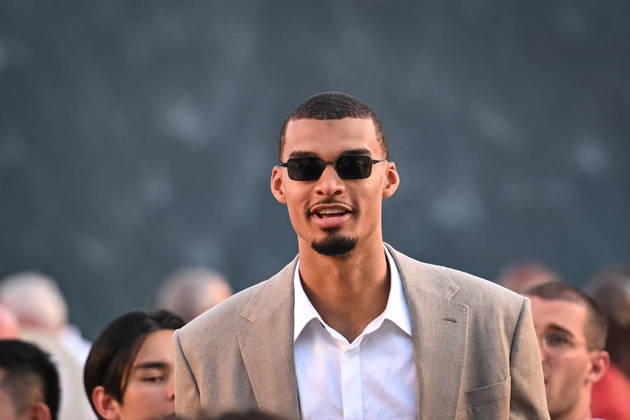 PFW - Louis Vuitton Runway in Paris FA French basketball player Victor Wembanyama attends the Spring Summer 2027 collection by US designer Pharrell Williams for Louis Vuitton during the Paris Fashion Week, on June 23, 2026. Photo by Firas Abdullah ABACAPRESS.COM Paris Ile-de-France France  Copyright: xAbdullahxFiras ABACAx