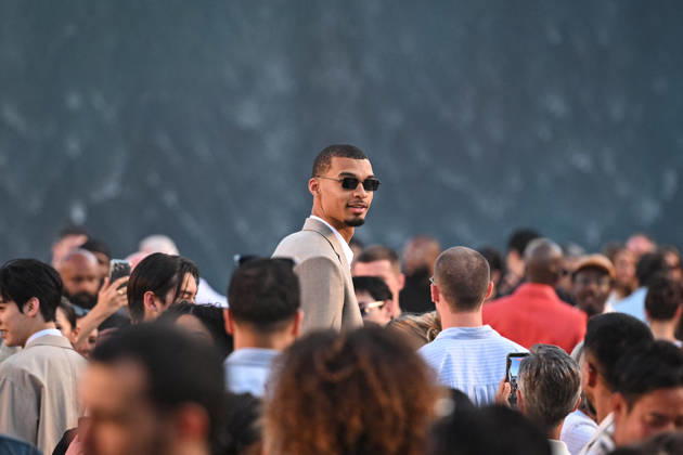 PFW - Louis Vuitton Runway in Paris FA French basketball player Victor Wembanyama attends the Spring Summer 2027 collection by US designer Pharrell Williams for Louis Vuitton during the Paris Fashion Week, on June 23, 2026. Photo by Firas Abdullah ABACAPRESS.COM Paris Ile-de-France France  Copyright: xAbdullahxFiras ABACAx