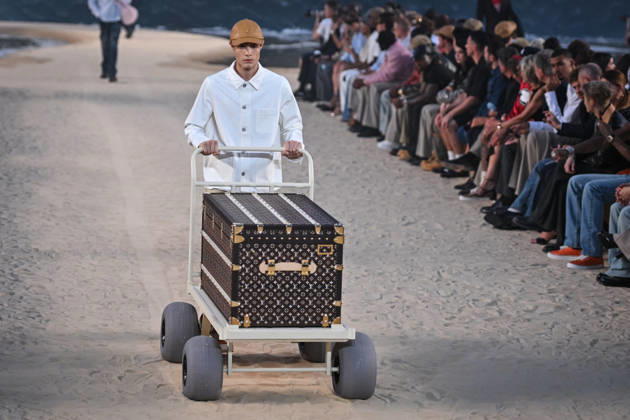 PFW - Louis Vuitton Runway in Paris FA A model walks the runway the Spring Summer 2027 collection by US designer Pharrell Williams for Louis Vuitton during the Paris Fashion Week, on June 23, 2026. Photo by Firas Abdullah ABACAPRESS.COM Paris Ile-de-France France  Copyright: xAbdullahxFiras ABACAx