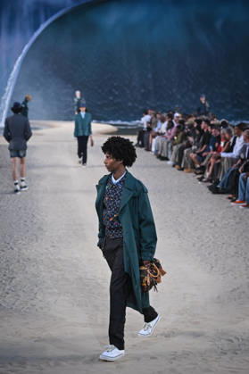 PFW - Louis Vuitton Runway in Paris FA A model walks the runway the Spring Summer 2027 collection by US designer Pharrell Williams for Louis Vuitton during the Paris Fashion Week, on June 23, 2026. Photo by Firas Abdullah ABACAPRESS.COM Paris Ile-de-France France  Copyright: xAbdullahxFiras ABACAx
