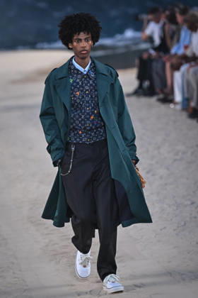 PFW - Louis Vuitton Runway in Paris FA A model walks the runway the Spring Summer 2027 collection by US designer Pharrell Williams for Louis Vuitton during the Paris Fashion Week, on June 23, 2026. Photo by Firas Abdullah ABACAPRESS.COM Paris Ile-de-France France  Copyright: xAbdullahxFiras ABACAx