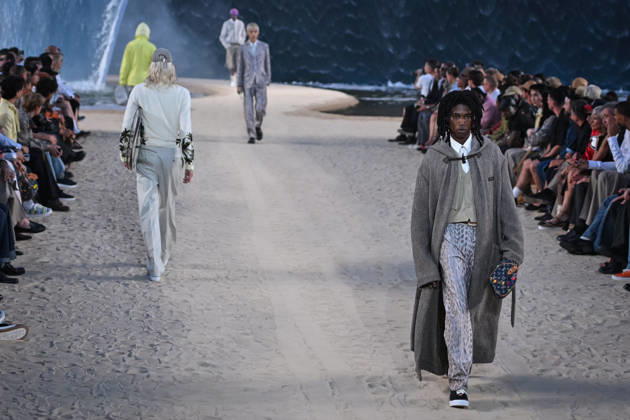 PFW - Louis Vuitton Runway in Paris FA A model walks the runway the Spring Summer 2027 collection by US designer Pharrell Williams for Louis Vuitton during the Paris Fashion Week, on June 23, 2026. Photo by Firas Abdullah ABACAPRESS.COM Paris Ile-de-France France  Copyright: xAbdullahxFiras ABACAx