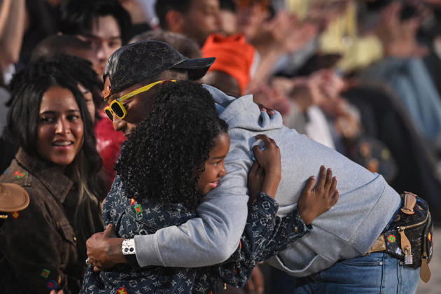 PFW - Louis Vuitton Runway in Paris FA US designer Pharrell Williams cheers the attendees at the end of the Spring Summer 2027 runway for his collection for Louis Vuitton during the Paris Fashion Week, on June 23, 2026. Photo by Firas Abdullah ABACAPRESS.COM Paris Ile-de-France France  Copyright: xAbdullahxFiras ABACAx