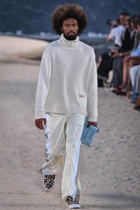 PFW - Louis Vuitton Runway in Paris FA A model walks the runway the Spring Summer 2027 collection by US designer Pharrell Williams for Louis Vuitton during the Paris Fashion Week, on June 23, 2026. Photo by Firas Abdullah ABACAPRESS.COM Paris Ile-de-France France  Copyright: xAbdullahxFiras ABACAx