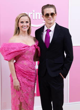 Elle Season 1 World Premiere Featuring: Reese Witherspoon and Deacon Phillippe Where: New York, New York, United States When: 24 Jun 2026 Credit: Janet Mayer INSTARimages.com EDITORIAL USE ONLY. NOT FOR USE BY NEWSPAPERS BASED IN THE UK. Copyright: xx instar55798167