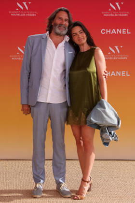 Frédéric Beigbeder and his wife Lara Micheli at the Théâtre de la Gare du Midi during the opening ceremony of the 2026 Biarritz International Film Festival – Nouvelles Vagues, June 23, 2026 Jean Marc Lhomer Bestimage Photocall before the opening ceremony of the Biarritz International Film Festival – Nouvelles Vagues 2026 at the Théâtre de la Gare du Midi in Biarritz on June 23, 2026, Biarritz, France,detected_source_language  Copyright: xJean-MarcxLhomerx xBestimagexJean-MarcxLhomerx xBestimagex