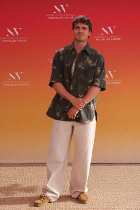 Esteban Vial at the Théâtre de la Gare du Midi during the opening ceremony of the 2026 Biarritz International Film Festival Nouvelles Vagues, on June 23, 2026. Jean Marc Lhomer, Bestimage. Photocall before the opening ceremony of the Biarritz International Film Festival – Nouvelles Vagues 2026 at the Théâtre de la Gare du Midi in Biarritz on June 23, 2026, Biarritz, France,detected_source_language  Copyright: xJean-MarcxLhomerx xBestimagexJean-MarcxLhomerx xBestimagex