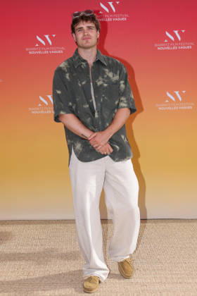 Esteban Vial at the Théâtre de la Gare du Midi during the opening ceremony of the 2026 Biarritz International Film Festival Nouvelles Vagues, on June 23, 2026. Jean Marc Lhomer, Bestimage. Photocall before the opening ceremony of the Biarritz International Film Festival – Nouvelles Vagues 2026 at the Théâtre de la Gare du Midi in Biarritz on June 23, 2026, Biarritz, France,detected_source_language  Copyright: xJean-MarcxLhomerx xBestimagexJean-MarcxLhomerx xBestimagex
