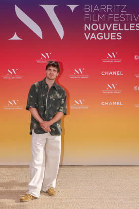 Esteban Vial at the Théâtre de la Gare du Midi during the opening ceremony of the 2026 Biarritz International Film Festival Nouvelles Vagues, on June 23, 2026. Jean Marc Lhomer, Bestimage. Photocall before the opening ceremony of the Biarritz International Film Festival – Nouvelles Vagues 2026 at the Théâtre de la Gare du Midi in Biarritz on June 23, 2026, Biarritz, France,detected_source_language  Copyright: xJean-MarcxLhomerx xBestimagexJean-MarcxLhomerx xBestimagex