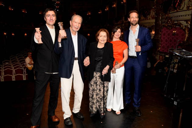 Friedenspreis Deutschen Films Die Bruecke -National GELBE BRIEFE Preistraeger Ilker Catak Ehrenpreis des Friedenspreis des Deutschen Films Die Bruecke Edgar Reitz Elisabeth Endriss Wicki ORGANISATORIN Debuetpreis des Deutschen Films DIE BRUECKE WAS AM EMPFINDSAMKEIT BLEIBT Preistraegerin Daniela Magnani Mueller Friedenspreis des Deutschen Films Die Bruecke - INTERNATIONAL IM SCHATTEN DES ORANGENBAUMES Preistraeger: Cherien Dabis Vertreten durch Dominik Maringer Muenchen 23.06.2026 Cuvillies Theater Residenz Bernhard Wicki Preisverleihung Foto Muenchen