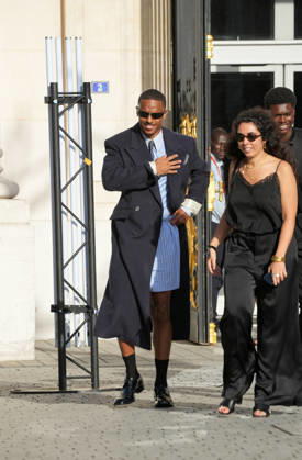 Keith Powers at the Saint Laurent Mens Spring Summer 2027 fashion show at the Bourse du Commerce in Paris on June 23, 2026. Anne Sophie Guebey, Bestimage. Celebrities at the Saint Laurent Mens Spring Summer 2027 fashion show at the Bourse du Commerce in Paris on June 23, 2026, Paris, France,detected_source_language  Copyright: xAnne-SophiexGuebeyx xBestimagexAnne-SophiexGuebeyx xBestimagex