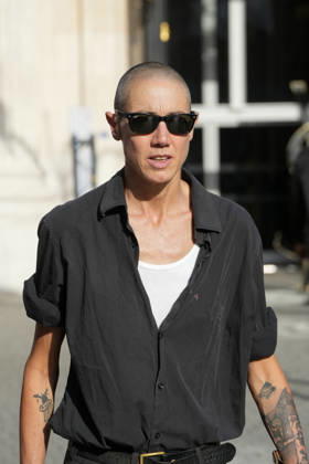 Constance Debré at the Saint Laurent Mens Spring Summer 2027 fashion show at the Bourse du Commerce in Paris on June 23, 2026. Anne Sophie Guebey, Bestimage. Celebrities at the Saint Laurent Mens Spring Summer 2027 fashion show at the Bourse du Commerce in Paris on June 23, 2026, Paris, France,detected_source_language  Copyright: xAnne-SophiexGuebeyx xBestimagexAnne-SophiexGuebeyx xBestimagex