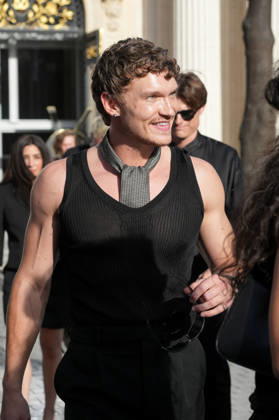 Connor Storrie at the Saint Laurent Mens Spring Summer 2027 fashion show at the Bourse du Commerce in Paris on June 23, 2026. Anne Sophie Guebey, Bestimage. Celebrities at the Saint Laurent Mens Spring Summer 2027 fashion show at the Bourse du Commerce in Paris on June 23, 2026, Paris, France,detected_source_language  Copyright: xAnne-SophiexGuebeyx xBestimagexAnne-SophiexGuebeyx xBestimagex