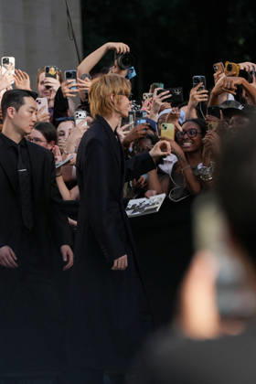 Martin Edwards, a member of the band Cortis, at the Saint Laurent Men’s Spring Summer 2027 fashion show at the Bourse du Commerce in Paris on June 23, 2026. Anne Sophie Guebey, Bestimage. Celebrities at the Saint Laurent Men’s Spring Summer 2027 fashion show at the Bourse du Commerce in Paris on June 23, 2026, Paris, France,detected_source_language  Copyright: xAnne-SophiexGuebeyx xBestimagexAnne-SophiexGuebeyx xBestimagex