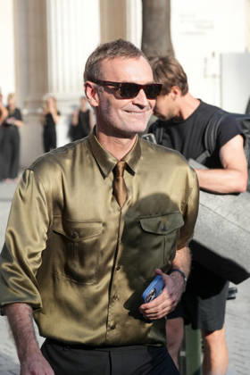 Augustin Trapenard at the Saint Laurent Mens Spring Summer 2027 fashion show at the Bourse du Commerce in Paris on June 23, 2026. Anne Sophie Guebey, Bestimage. Celebrities at the Saint Laurent Mens Spring Summer 2027 fashion show at the Bourse du Commerce in Paris on June 23, 2026, Paris, France,detected_source_language  Copyright: xAnne-SophiexGuebeyx xBestimagexAnne-SophiexGuebeyx xBestimagex