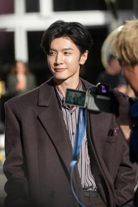 Chen Zheyuan at the Saint Laurent Mens Spring Summer 2027 fashion show at the Bourse du Commerce in Paris on June 23, 2026. Anne Sophie Guebey, Bestimage. Celebrities at the Saint Laurent Mens Spring Summer 2027 fashion show at the Bourse du Commerce in Paris on June 23, 2026, Paris, France,detected_source_language  Copyright: xAnne-SophiexGuebeyx xBestimagexAnne-SophiexGuebeyx xBestimagex