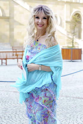 Cornelia Corba bei der Verleihung vom 25. Friedenspreis des Deutschen Films - Die Brücke 2026 im CuvilliÃ s-Theater. München, 23.06.2026