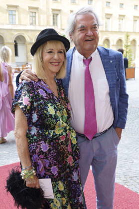 Patricia Riekel und Helmut Markwort bei der Verleihung vom 25. Friedenspreis des Deutschen Films - Die Brücke 2026 im CuvilliÃ s-Theater. München, 23.06.2026