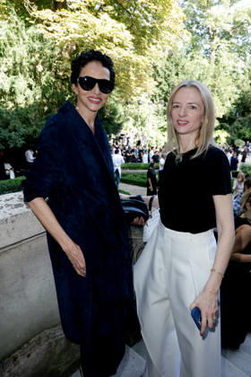 Farida Khelfa, Delphine Arnault, CEO of Christian Dior at the Dior Men’s Spring Summer 2027 Ready-to-Wear show during Paris Fashion Week on June 24, 2026. Olivier Borde, Bestimage. Celebrities at the Dior Men’s Spring Summer 2027 Ready-to-Wear show during Paris Fashion Week on June 24, 2026, Paris, France,detected_source_language  Copyright: xOLIVIERxBORDEx xBESTIMAGExOLIVIERxBORDEx xBESTIMAGEx