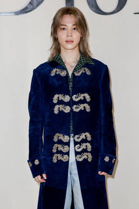 Jimin at the Dior Mens Spring Summer 2027 Ready-to-Wear show during Paris Fashion Week on June 24, 2026. Olivier Borde, Bestimage. Celebrities at the Dior Mens Spring Summer 2027 Ready-to-Wear show during Paris Fashion Week on June 24, 2026, Paris, France,detected_source_language  Copyright: xOLIVIERxBORDEx xBESTIMAGExOLIVIERxBORDEx xBESTIMAGEx