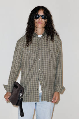 070 Shake Photocall from the Dior Mens Spring Summer 2027 Ready-to-Wear show during Paris Fashion Week on June 24, 2026 Olivier Borde Bestimage Celebs at the Dior Mens Spring Summer 2027 Ready-to-Wear show during Paris Fashion Week on June 24, 2026, Paris, France,detected_source_language  Copyright: xOLIVIERxBORDEx xBESTIMAGExOLIVIERxBORDEx xBESTIMAGEx