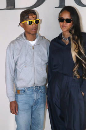 Pharrell Williams and Helen Lasichanh at the Dior Homme Spring Summer 2027 Fashion Show Photocall as part of Paris Fashion Week, France, June 24, 2026 Bertrand Rindoff Bestimage Dior Menswear Spring Summer 2027 show as part of Paris Fashion Week on June 24, 2026 in Paris, France,detected_source_language  Copyright: xBERTRANDxRINDOFFxPETROFFx xBESTIMAGExBERTRANDxRINDOFFxPETROFFx xBESTIMAGEx