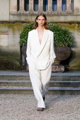 Dior Homme Ready-to-Wear Mens Spring Summer 2027 Fashion Show during Paris Fashion Week, France, on June 24, 2026 Bestimage Runway during the Dior Homme Men’s Spring Summer 2027 fashion show as part of Paris Fashion Week on June 24, 2026 in Paris, France Paris, France,detected_source_language  Copyright: xAgencex xBestimagexAgencex xBestimagex