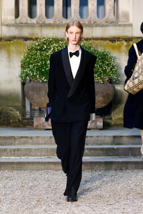 Dior Homme Ready-to-Wear Mens Spring Summer 2027 Fashion Show during Paris Fashion Week, France, on June 24, 2026 Bestimage Runway during the Dior Homme Men’s Spring Summer 2027 fashion show as part of Paris Fashion Week on June 24, 2026 in Paris, France Paris, France,detected_source_language  Copyright: xAgencex xBestimagexAgencex xBestimagex