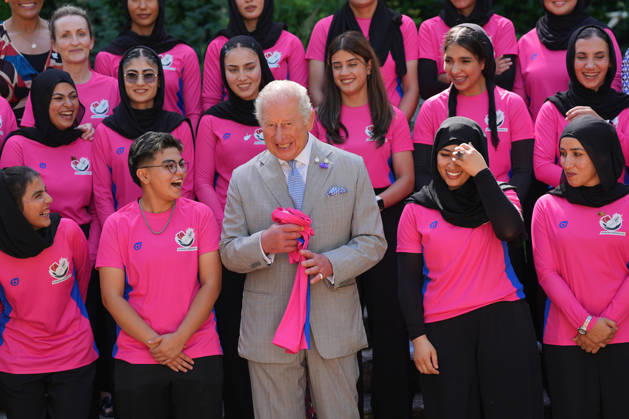 King Charles III meets Afghan Refugee Women s Cricket Team King Charles III is presented with a signed cricket shirt during a meeting with members of the Afghan Refugee Women s Cricket Team, at Clarence House, London. The team was set up during the Afghan Republic in 2010, but lost their recognition as a national team following the Taliban s return to power. Most members of the women s cricket team fled the country, and the majority are now based in Australia, where they have rebuilt their lives as refugees, and campaign for recognition. Picture date: Wednesday June 24, 2026., Credit:Yui Mok PA ROTA - B68 Avalon UK, London  Copyright: xYuixMokx xPAxROTAx-xB68x xAvalonx 1112201684