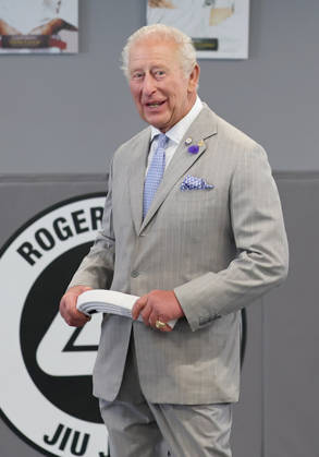The King Hears How The Charity Reorg Uses Jiu Jitsu To Support Those Facing Physical, Mental And Social Challenges LONDON, ENGLAND - JUNE 24: King Charles III smiles as he receives a white belt during a visit to charity REORG at the Roger Gracie Brazilian Jiu Jitsu Academy on June 24, 2026 in London, England. REORG supports military personnel, veterans and emergency service workers through Brazilian Jiu Jitsu training in safe and supportive environments., Credit:Chris Jackson PA ROTA - B68 Avalon United Kingdom, England, London  Copyright: xChrisxJacksonx xPAxROTAx-xB68x xAvalonx 1112203142