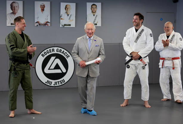 The King Hears How The Charity Reorg Uses Jiu Jitsu To Support Those Facing Physical, Mental And Social Challenges LONDON, ENGLAND - JUNE 24: King Charles III smiles as he receives a white belt during a visit to charity REORG at the Roger Gracie Brazilian Jiu Jitsu Academy on June 24, 2026 in London, England. REORG supports military personnel, veterans and emergency service workers through Brazilian Jiu Jitsu training in safe and supportive environments., Credit:Chris Jackson PA ROTA - B68 Avalon United Kingdom, England, London  Copyright: xChrisxJacksonx xPAxROTAx-xB68x xAvalonx 1112203151