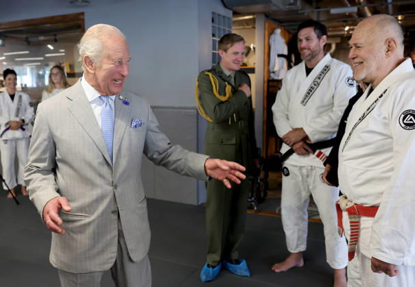 The King Hears How The Charity Reorg Uses Jiu Jitsu To Support Those Facing Physical, Mental And Social Challenges LONDON, ENGLAND - JUNE 24: King Charles III laughs with Mauricio Gomes (R) during a visit to charity REORG at the Roger Gracie Brazilian Jiu Jitsu Academy on June 24, 2026 in London, England. REORG supports military personnel, veterans and emergency service workers through Brazilian Jiu Jitsu training in safe and supportive environments., Credit:Chris Jackson PA ROTA - B68 Avalon United Kingdom, England, London  Copyright: xChrisxJacksonx xPAxROTAx-xB68x xAvalonx 1112203212