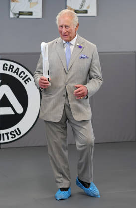The King Hears How The Charity Reorg Uses Jiu Jitsu To Support Those Facing Physical, Mental And Social Challenges LONDON, ENGLAND - JUNE 24: King Charles III smiles after receiving a white belt during a visit to charity REORG at the Roger Gracie Brazilian Jiu Jitsu Academy on June 24, 2026 in London, England. REORG supports military personnel, veterans and emergency service workers through Brazilian Jiu Jitsu training in safe and supportive environments., Credit:Chris Jackson PA ROTA - B68 Avalon United Kingdom, England, London  Copyright: xChrisxJacksonx xPAxROTAx-xB68x xAvalonx 1112203225
